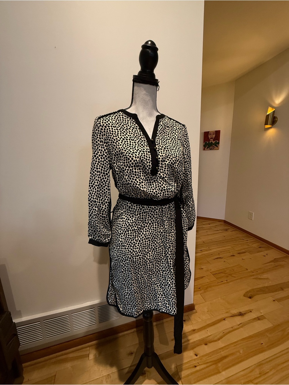 Griffin Paris NWT Cream Dot Wrap Dress with Tie Belt - Picture 5 of 13